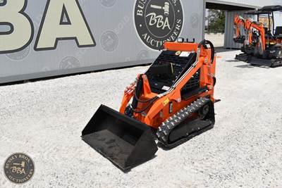 Ats Mini Skid Steer 5.33in Bucket Capacity, Triangular Tracks, Aux Hydraulics,