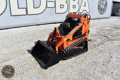 Ats Mini Skid Steer 5.33in Bucket Capacity, Triangular Tracks, Aux Hydraulics,