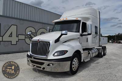 International LT Sleeper Semi Truck - Cummins, Automatic