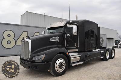 Kenworth T660 Sleeper Semi Truck - Cummins 400HP