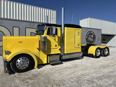 Peterbilt 379 Sleeper Semi Truck - 63" Flat Top Sleeper, Detroit 500HP, 13 Speed Manual