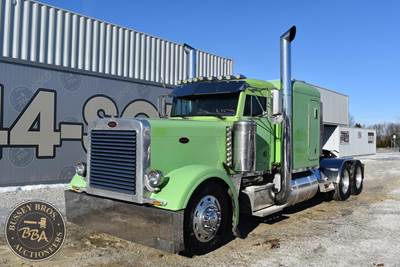 Peterbilt 379 Sleeper Semi Truck - Caterpillar, Manual
