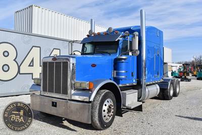 Peterbilt 379 Sleeper Semi Truck - Caterpillar, 10 Speed Manual