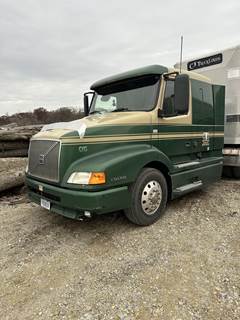 Volvo VNL64T420 Sleeper Semi Truck - Flat Top Sleeper, Cummins 425HP, 10 Speed Manual