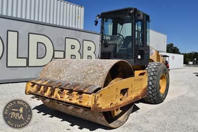 Caterpillar CS56 Smooth Drum Roller Compactor