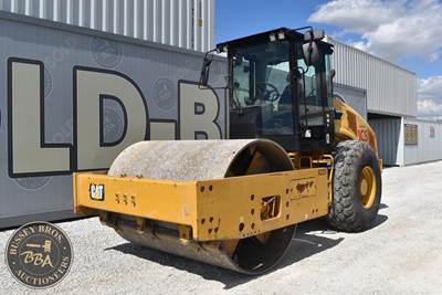 Caterpillar CS66B Smooth Drum Roller Compactor