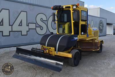 Superior Broom DT80CT Sweeper