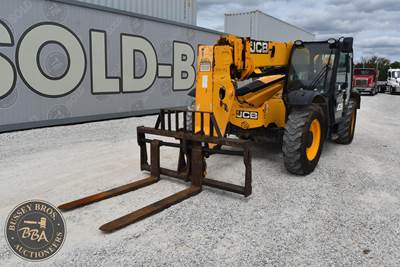 JCB 509-42 Telehandler - 8000lb Capacity, 42ft Lift Height