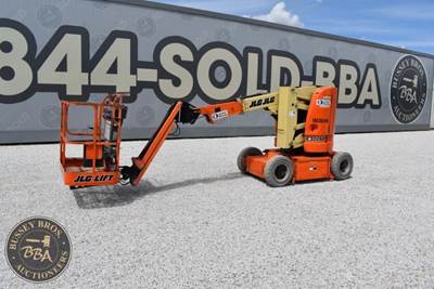JLG E300AJP Telescopic Boom Lift