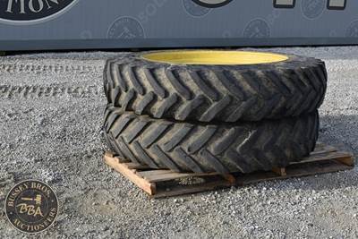 John Deere DUALS Tire