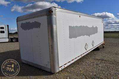 Box Truck 24FT Bed, Roll Up Rear Door, Lights
