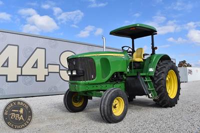 John Deere 6715 Tractor