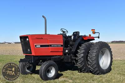 International 3088 Tractor