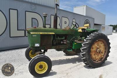 John Deere 3010 Tractor