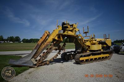 HOES 685 Trencher