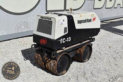 Ingersoll-Rand TC13 Walk / Tow Behind Compactor