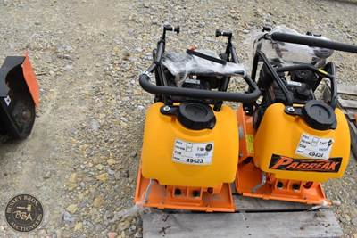 PABREAK PLATE COMPACTOR Walk / Tow Behind Compactor