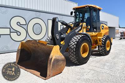 John Deere 524 P-TIER Wheel Loader