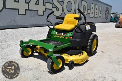 John Deere Z425 Zero Turn Mower