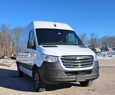 Freightliner Sprinter 2500 Cargo Van - Mercedes-Benz, 188HP, Amt