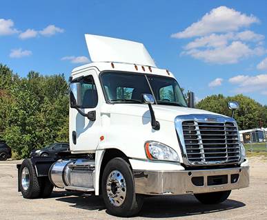 Freightliner Cascadia 125 Single Axle Day Cab Truck - Detroit 385HP, 12 Speed Dt12 Amt