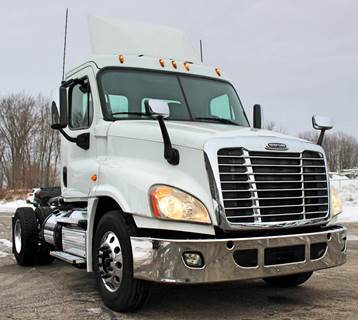 Freightliner Cascadia 125 Day Cab Truck - Detroit 410HP, 12 Speed Dt12 Amt