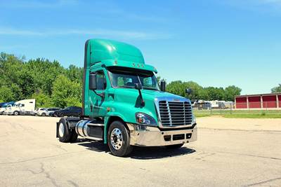 Freightliner Cascadia 125 Single Axle Day Cab Truck - Detroit 410HP, 10 Speed Manual