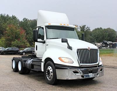 International LT Day Cab Truck - Cummins 400HP, 10 Speed Amt