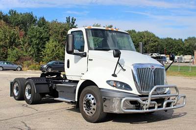 International RH Day Cab Truck - A26 450HP, 10 Speed Amt