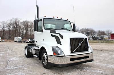 Volvo VNL42T300 Single Axle Day Cab Truck - D13 405HP, 12 Speed I Shift Amt