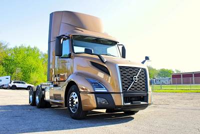Volvo VNL64T300 Day Cab Truck - D13 405HP, 12 Speed I Shift Amt
