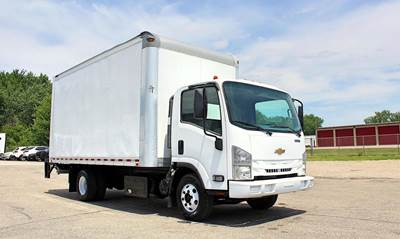 Chevrolet 4500HD 16 ft Box Truck - 215HP, 6 Speed Amt, Liftgate