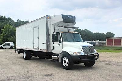 International DuraStar 4300 Refrigerated Truck - 240HP, 6 Speed Allison Rds Amt, Carrier, Liftgate