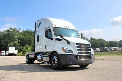 Freightliner Cascadia 116 Single Axle Sleeper Semi Truck - Raised Roof Sleeper, Detroit 410HP, 10 Speed Manual