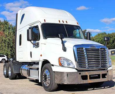 Freightliner Cascadia 125 Sleeper Semi Truck - Raised Roof Sleeper, Detroit 455HP, 10 Speed Manual