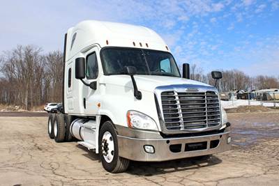 Freightliner Cascadia 125 Sleeper Semi Truck - Raised Roof Sleeper, Detroit 450HP, 12 Speed Dt12 Amt