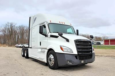 Freightliner Cascadia 126 Sleeper Semi Truck - Raised Roof Sleeper, Detroit 475HP, 12 Speed Dt12 Amt