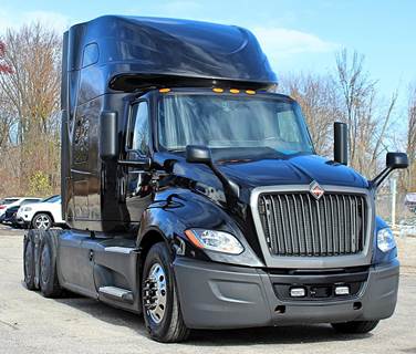 International LT Sleeper Semi Truck - Raised Roof Sleeper, Cummins 400HP, 12 Speed Endurant Amt
