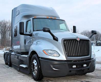 International LT Sleeper Semi Truck - Raised Roof Sleeper, Cummins 400HP, 12 Speed Endurant Amt