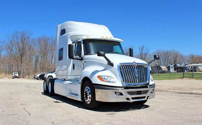 International LT Sleeper Semi Truck - Raised Roof Sleeper, Cummins 450HP, 10 Speed Endurant Amt