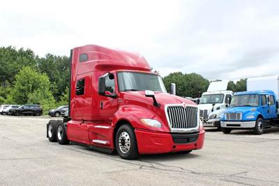 International LT Sleeper Semi Truck - Raised Roof Sleeper, Cummins 400HP, 10 Speed Endurant Amt