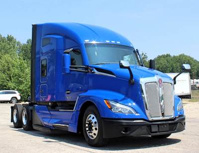 Kenworth T680 Sleeper Semi Truck - Raised Roof Sleeper, Paccar 455HP, 12 Speed Endurant Amt