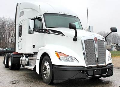 Kenworth T680 Sleeper Semi Truck - Raised Roof Sleeper, Cummins 450HP, 12 Speed Endurant Amt