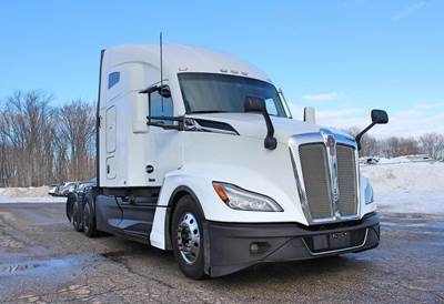 Kenworth T680 Sleeper Semi Truck - Raised Roof Sleeper, Cummins 450HP, 12 Speed Endurant Amt
