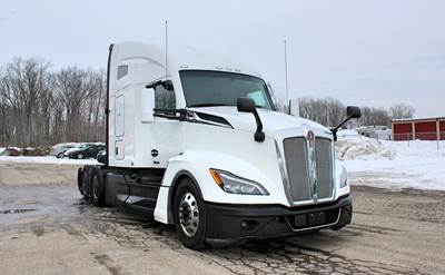 Kenworth T680 Sleeper Semi Truck - Raised Roof Sleeper, Cummins 450HP, 12 Speed Endurant Amt