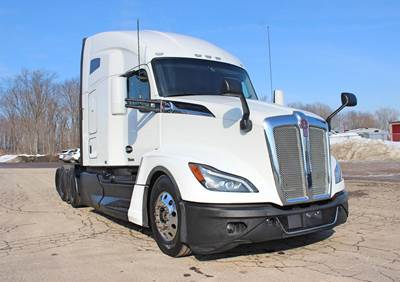 Kenworth T680 Sleeper Semi Truck - Raised Roof Sleeper, Cummins 450HP, 12 Speed Endurant Amt