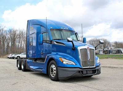 Kenworth T680 Sleeper Semi Truck - Raised Roof Sleeper, Cummins 450HP, 12 Speed Endurant Amt