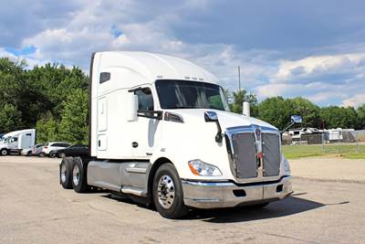 Kenworth T680 Sleeper Semi Truck - Raised Roof Sleeper, Cummins 450HP, 12 Speed Endurant Amt