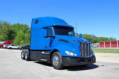 Peterbilt 579 Sleeper Semi Truck - Raised Roof Sleeper, Cummins 450HP, 12 Speed Endurant Amt
