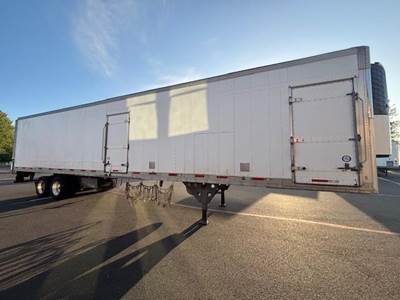 UTILITY 48" TANDEM AIR RIDE ROLL DOOR REEFER W/5500LBS LIF Reefer Trailer